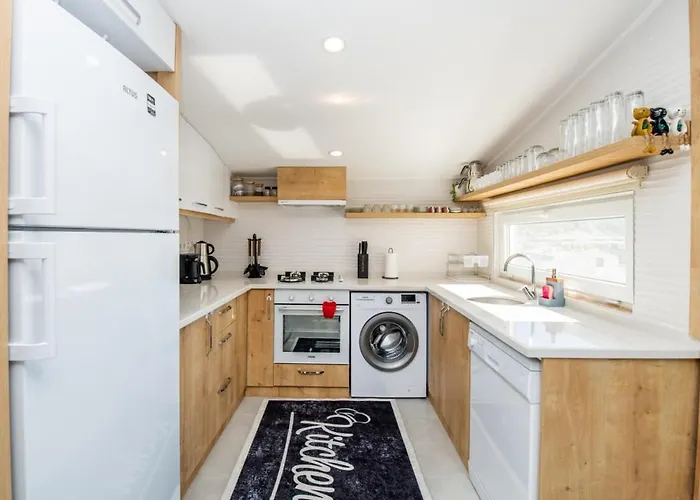 Seaview In Kalamar Bay *