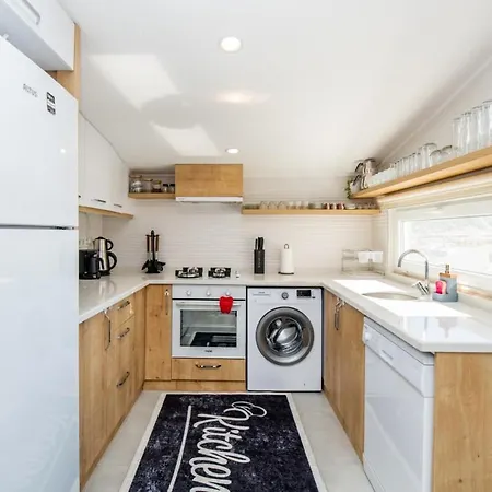 2 Bedroom 2851 *